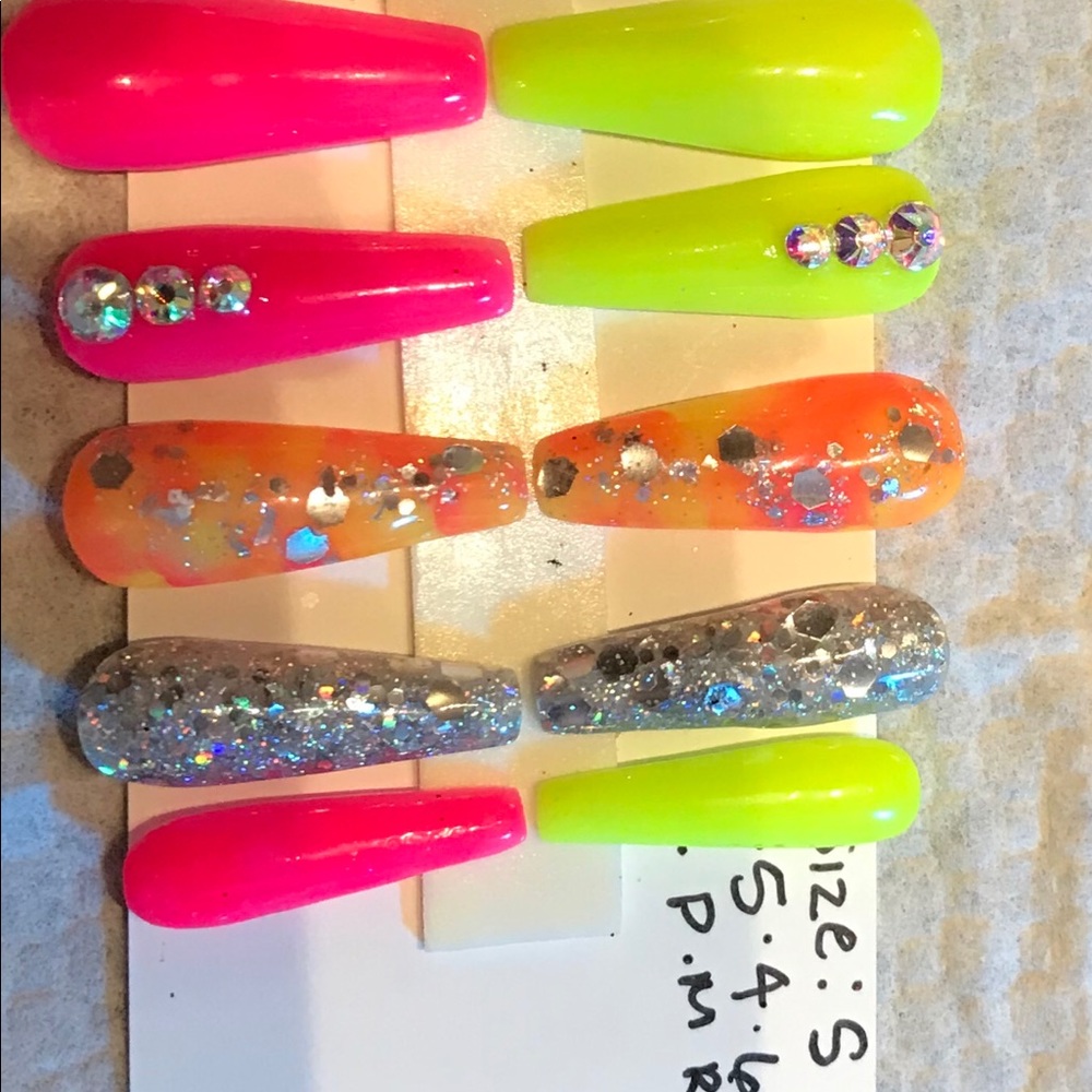 Press on nails